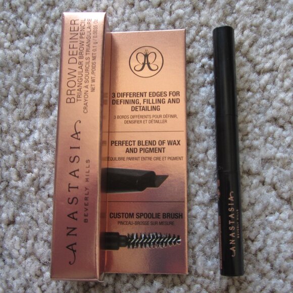 Anastasia Beverly Hills Brow Definer Triangular Brow Pencil Medium Brown mini - Picture 1 of 4